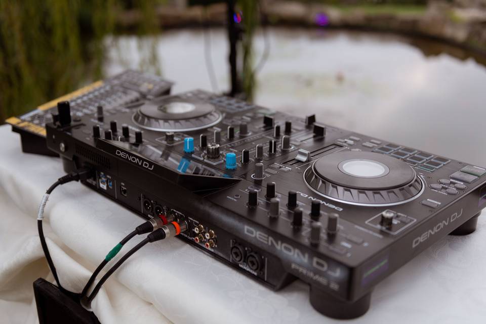 DJ SET
