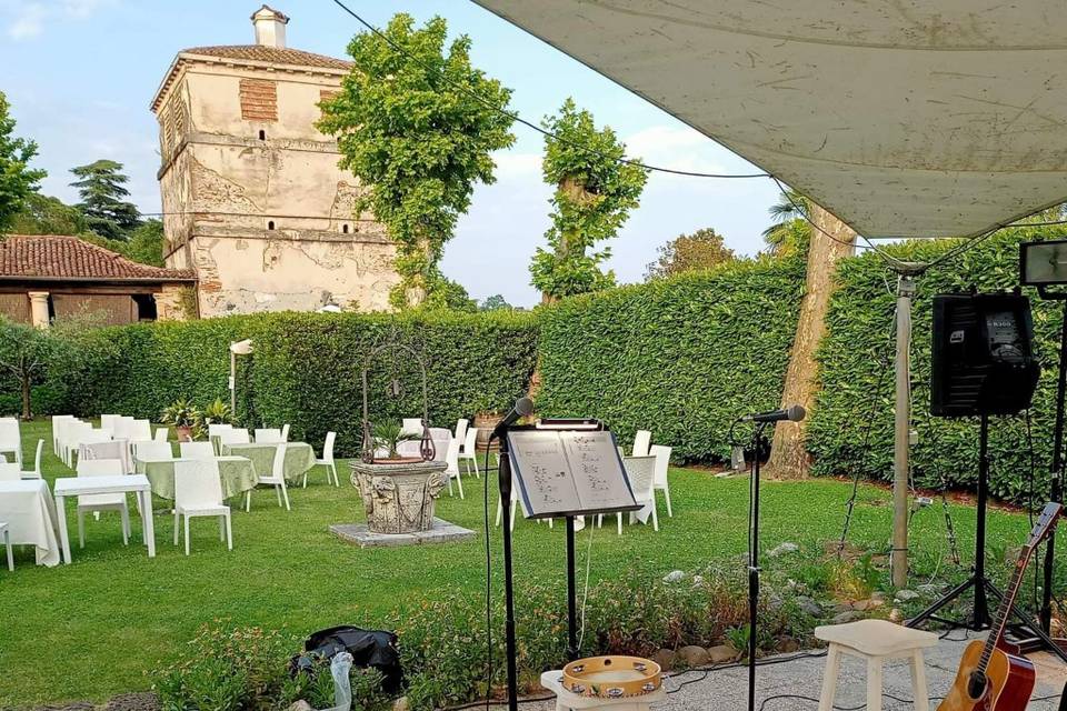 Live in Villa