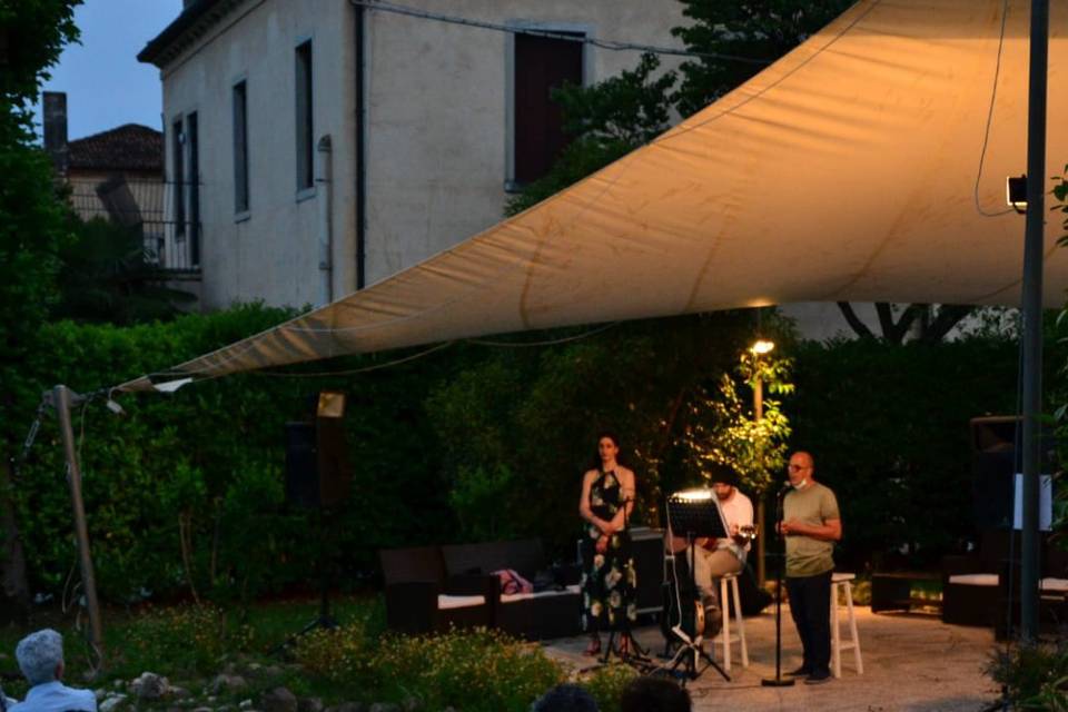 Live in Villa