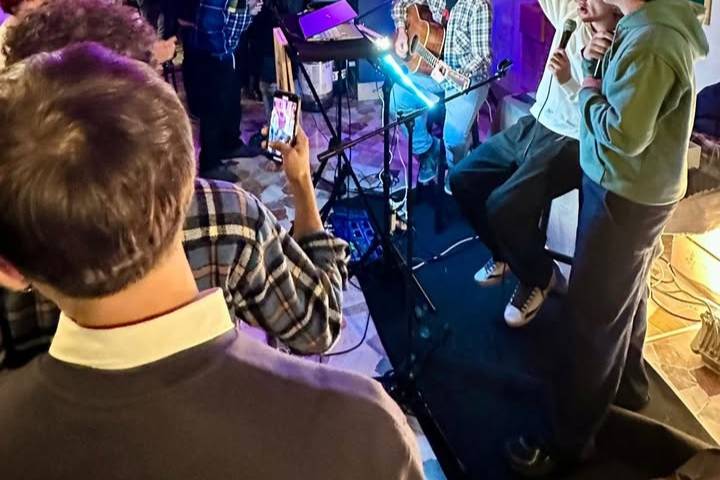 OPEN MIC & KARAOKE LIVE