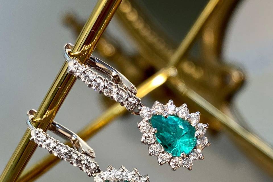 Orecchini smeraldi e diamanti