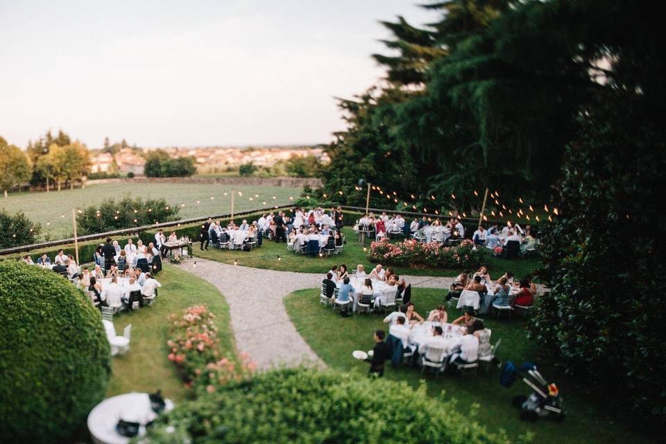 Cenare nel giardino