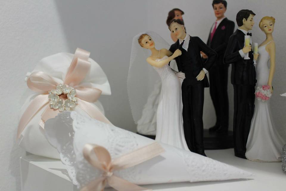 Cake topper