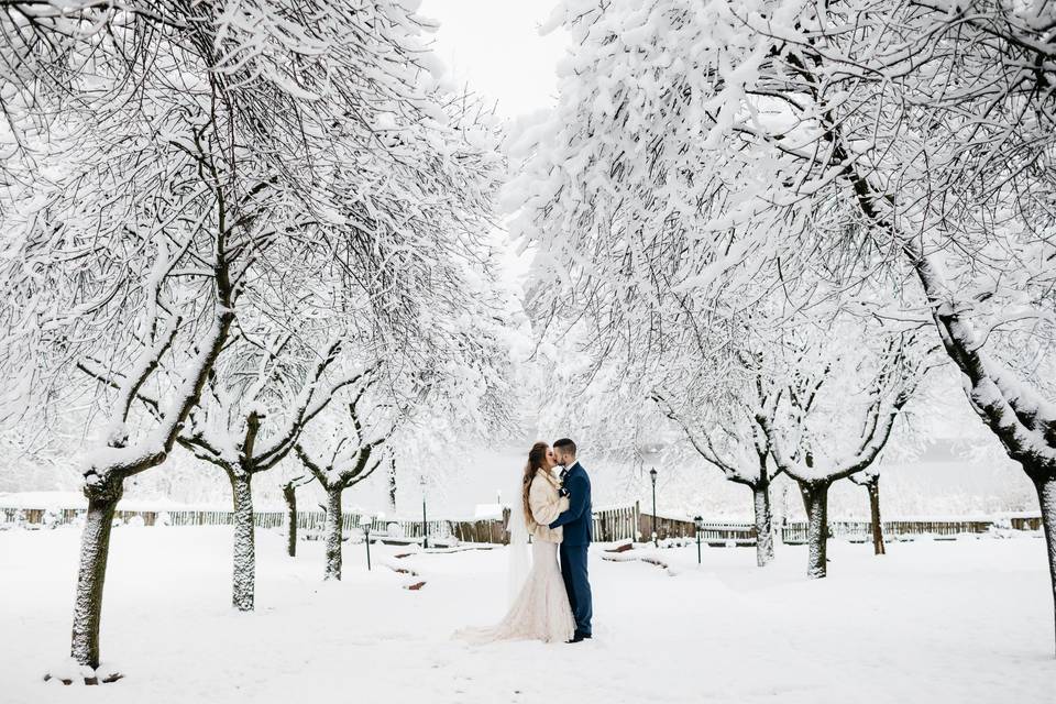 Wedding snow