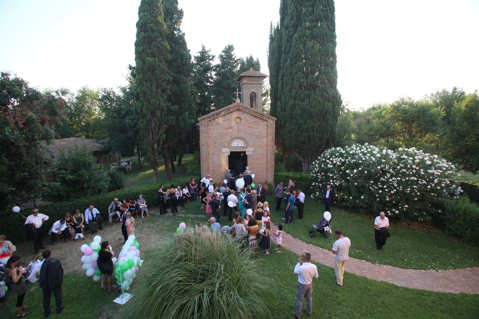 Fattoria chiesa in festa