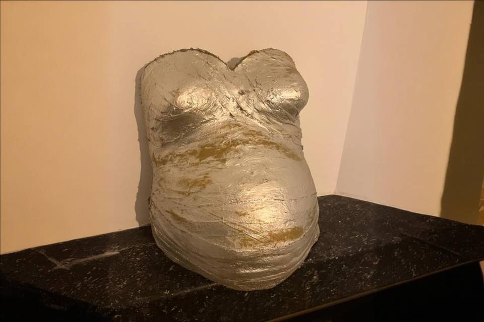 Calco pancione, gesso e oro