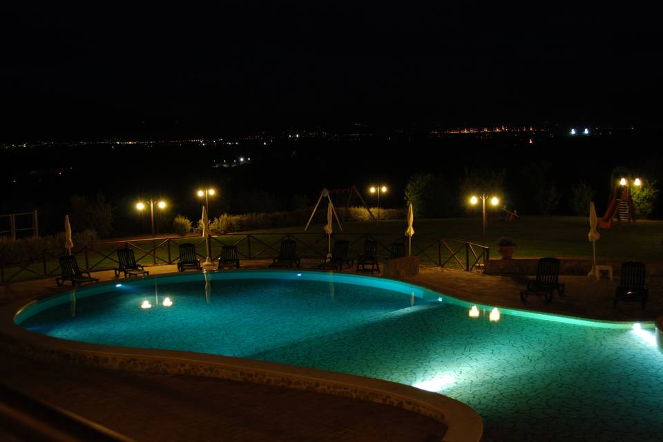 Piscina e Vista su Assisi