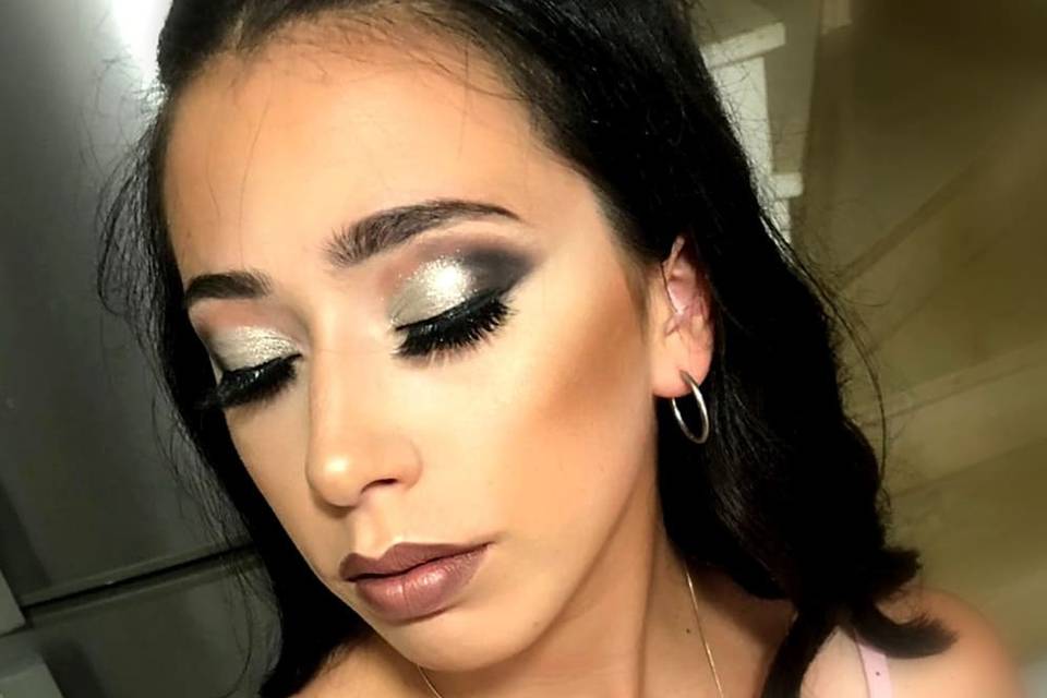 Cut crease glamour