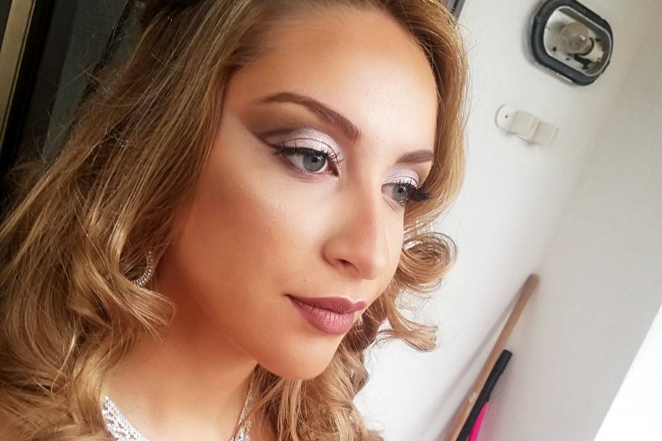 Glamour make up