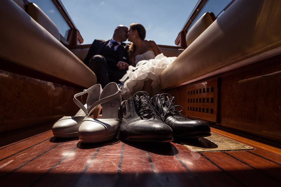 Sposi-venezia-taxi-scarpe