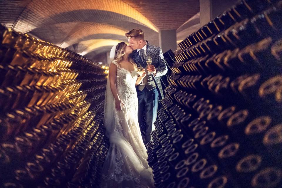 Newlyweds among the vines