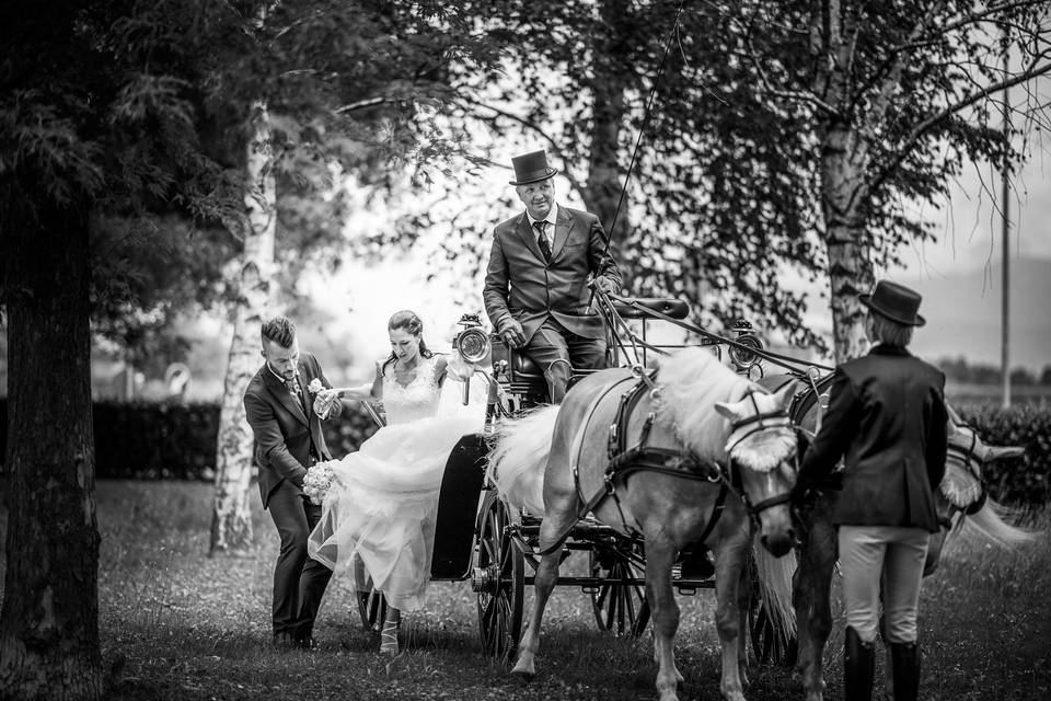 Sposa sulla carrozza