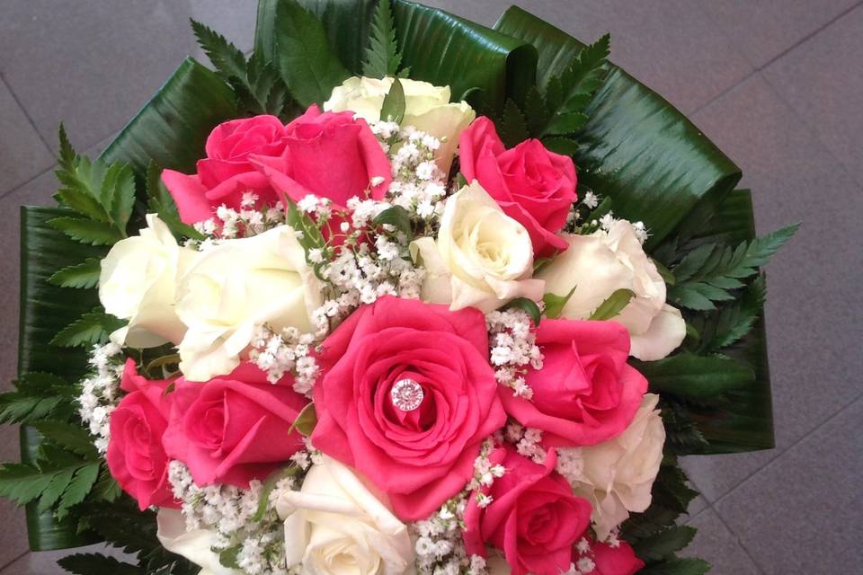 Bouquet classico con rose