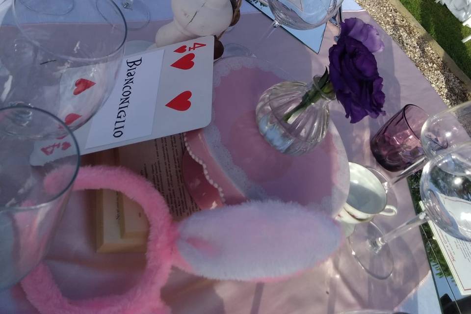 Alice in wonderland wedding