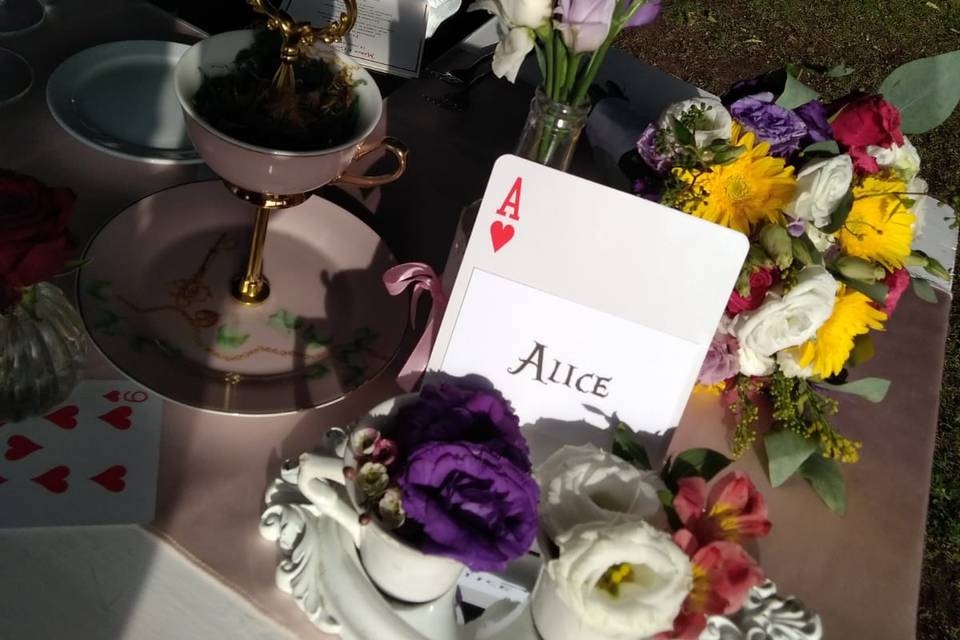 Alice in wonderland wedding