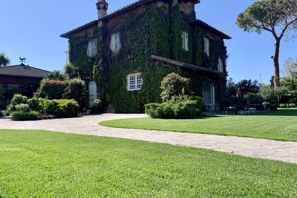 La Villa al mattino