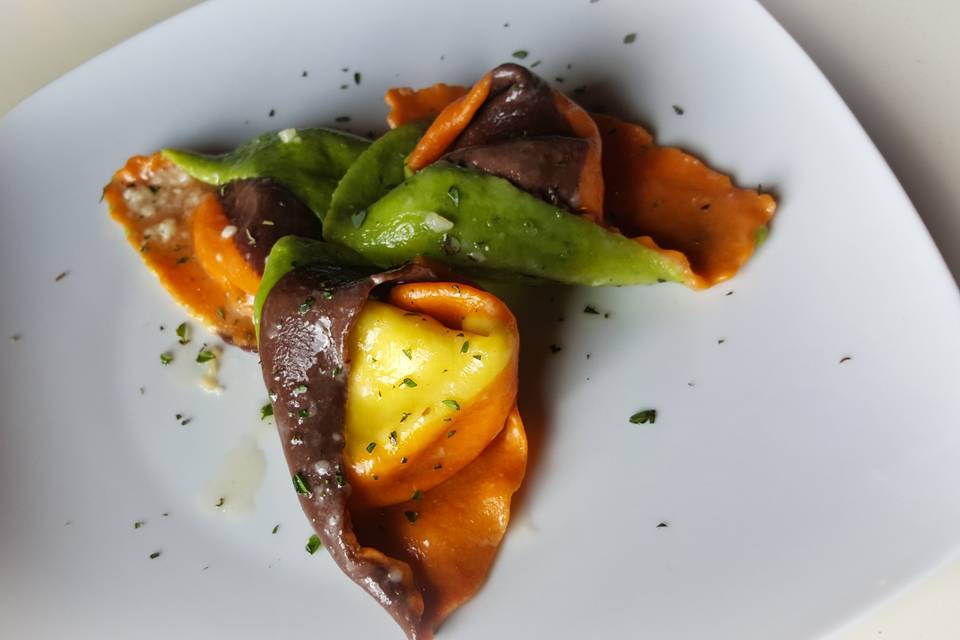 Tortelloni tricolore