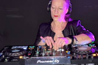 DJ Sara