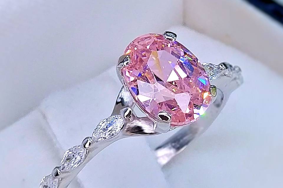 Anello morganite e diamanti