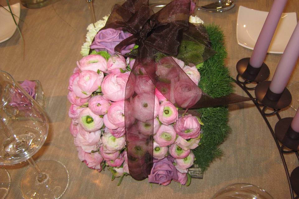Bouquet con girasoli e rose