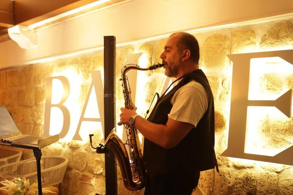 Sax bar