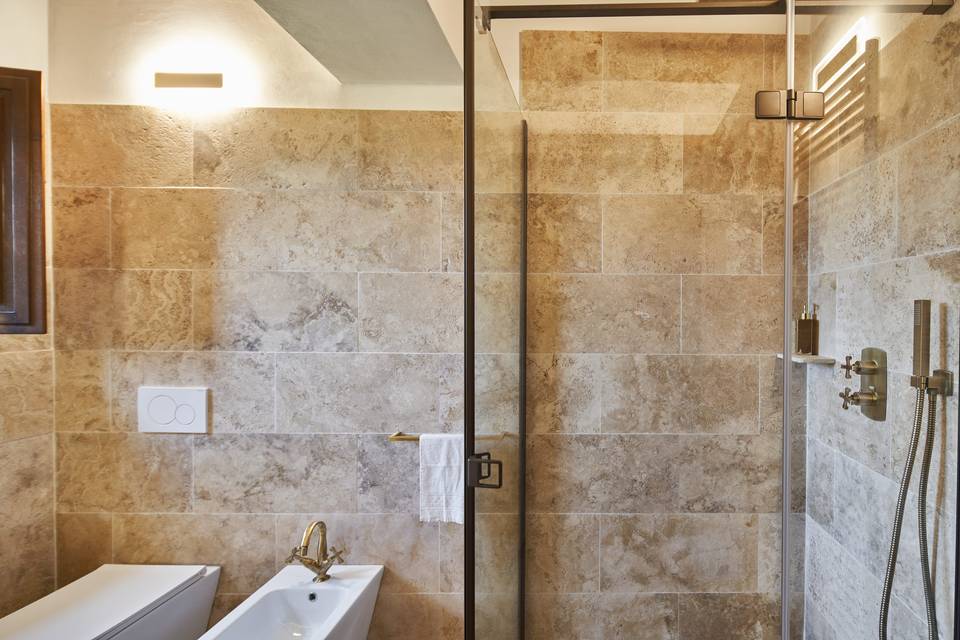 Uno dei bagni  Apt.Mora