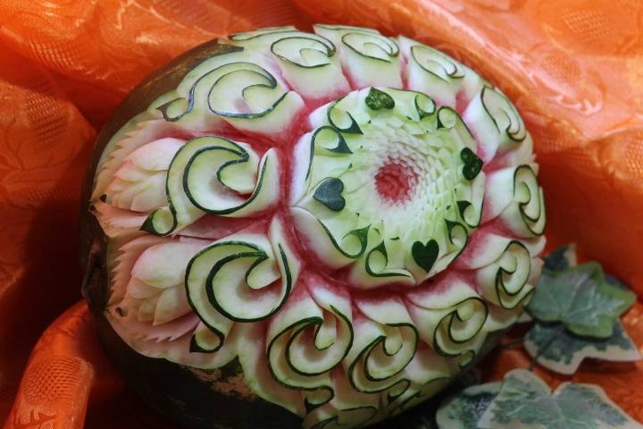 Thai carving