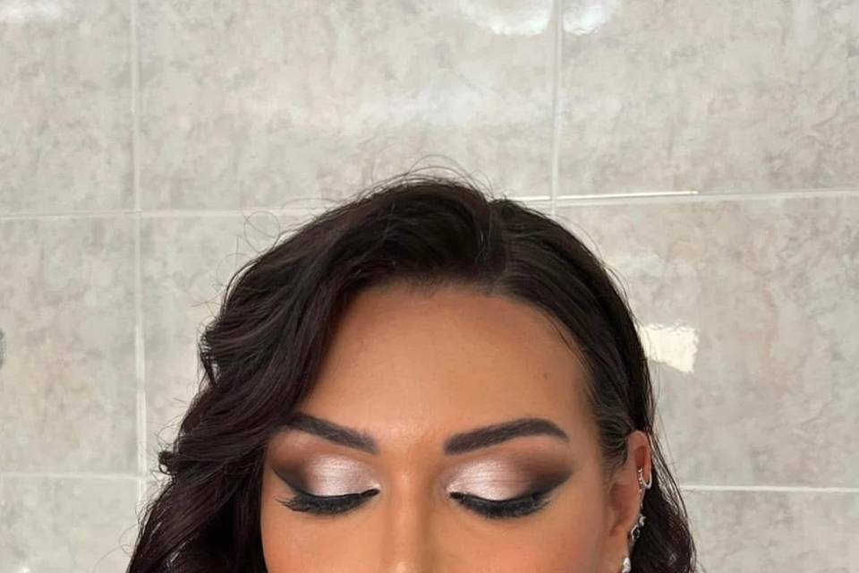 Make-up strong luminoso