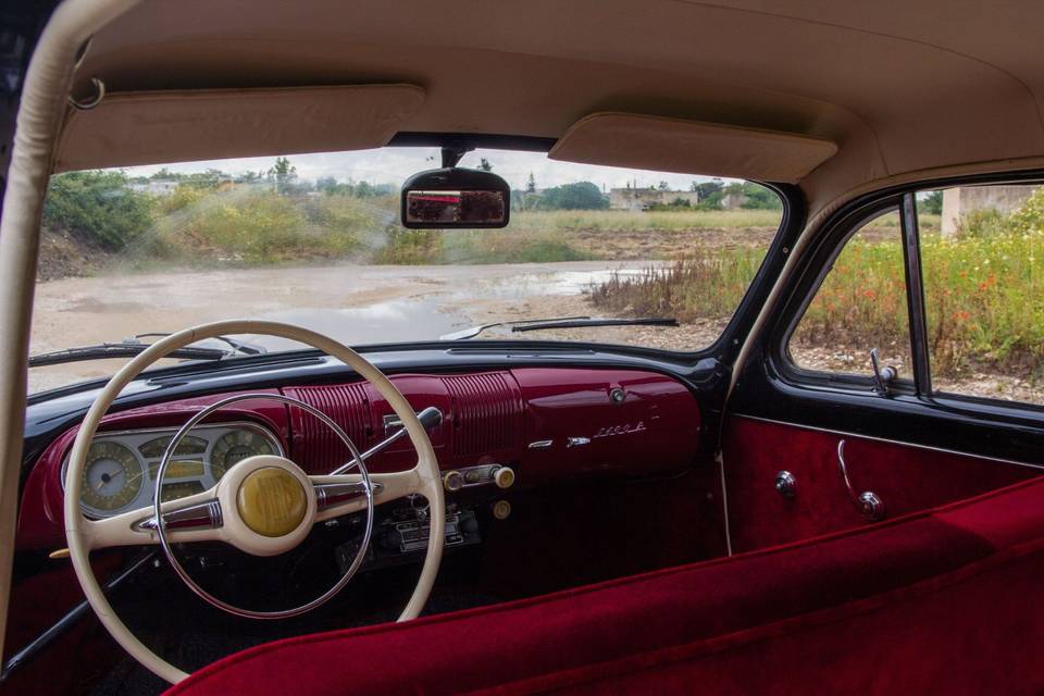 Fiat 1400 limousine interni