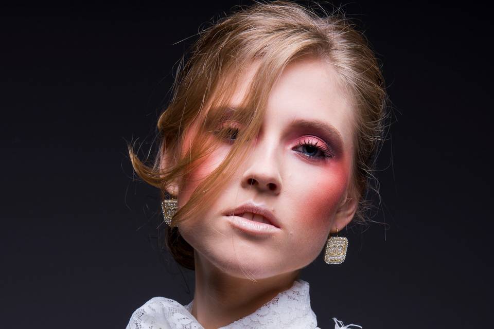 Lara Jaroszewski Make Up Artist