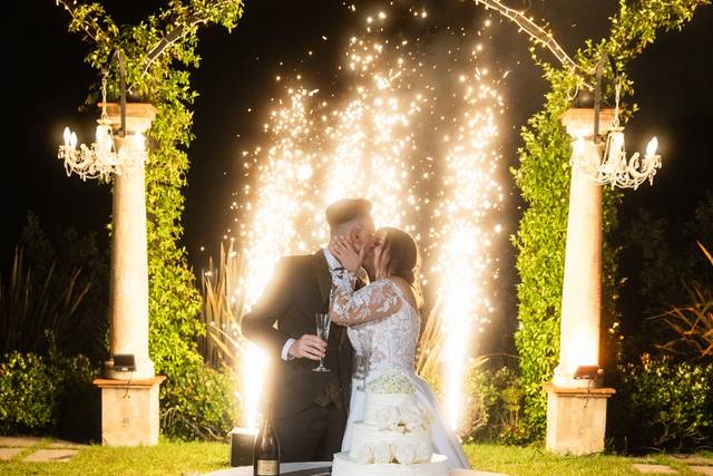 Cake cutting with sparkular