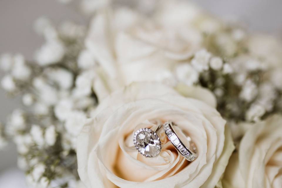 Bouquet + rings
