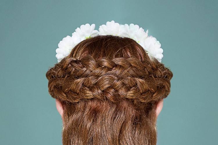 Hair stylist biochic wedding