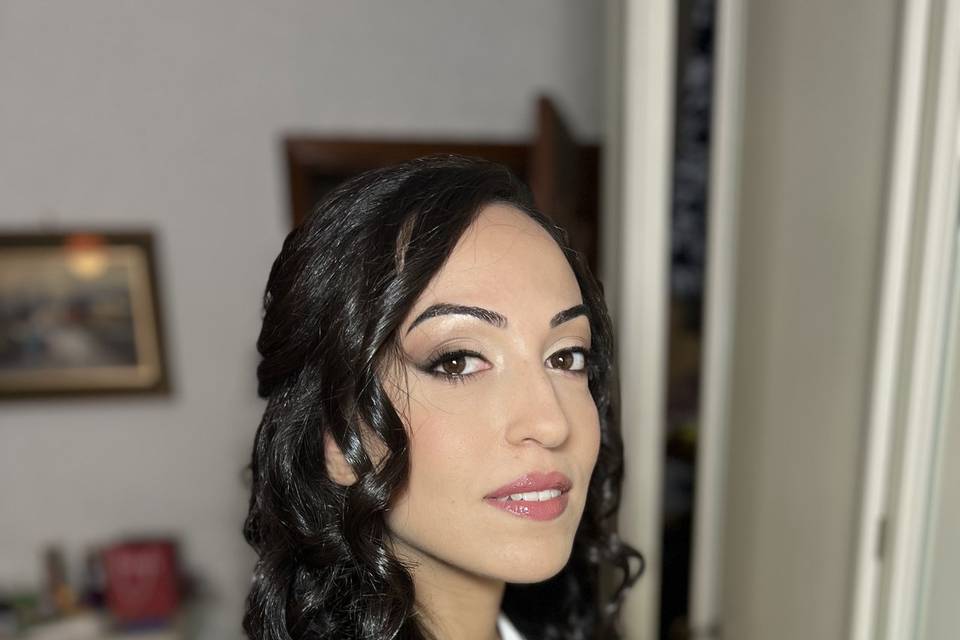 Emilia primo look