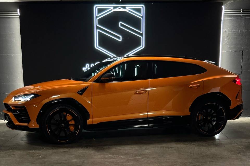 Lamborghini Urus Pearl Capsule