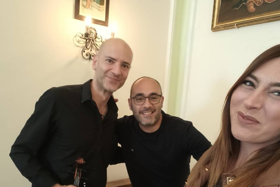 Trio musicale in chiesa