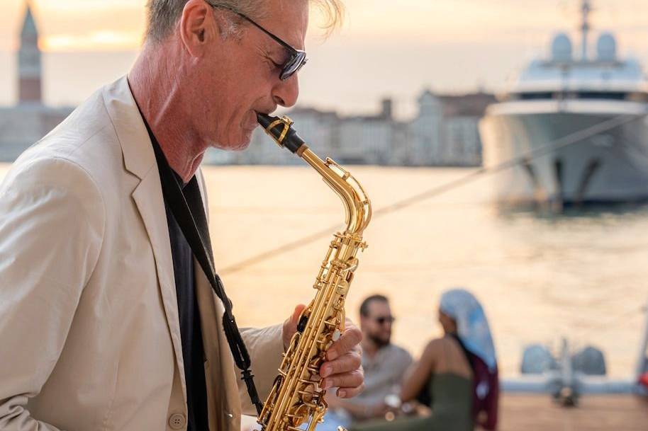 Sunset sax