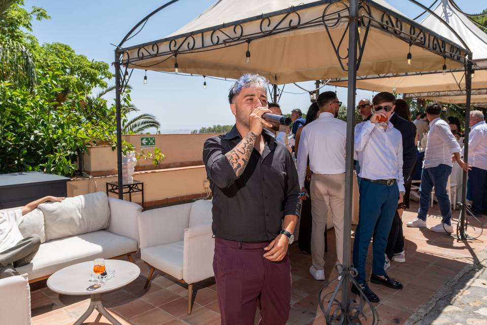 Area lounge esterna con gazebo