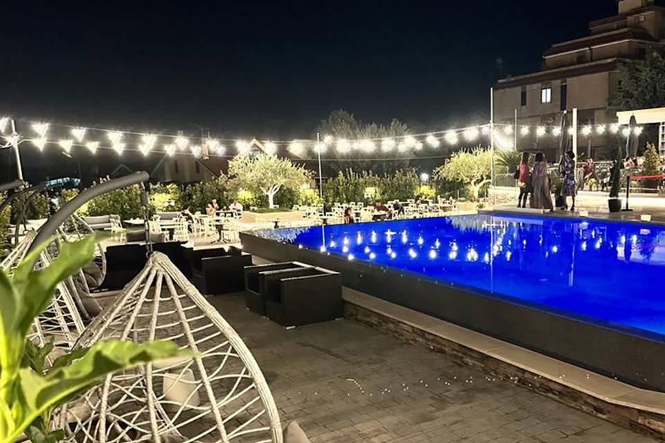 Vista lato piscina