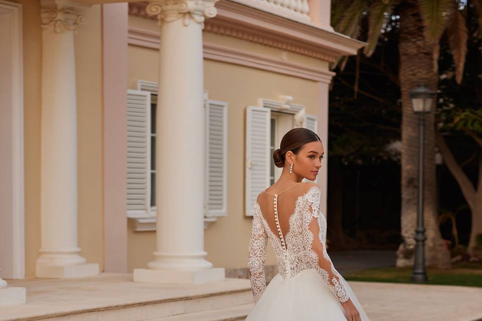 Myriam san patrick pronovias