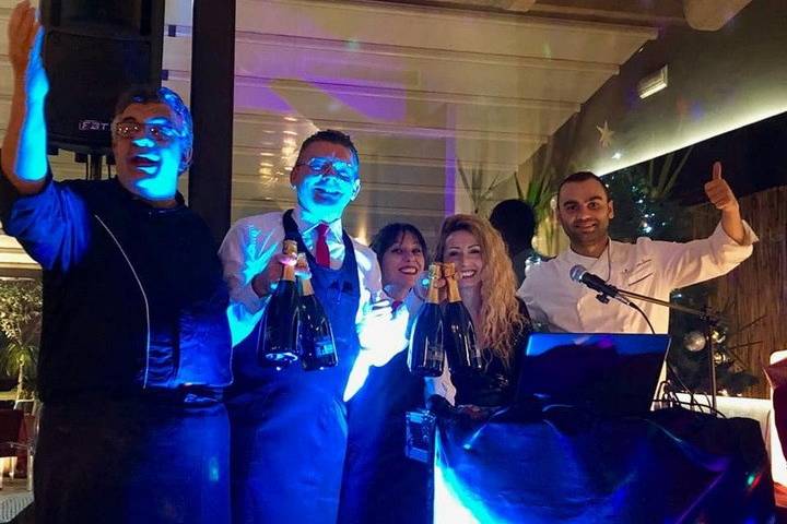 Lo staff in allegria
