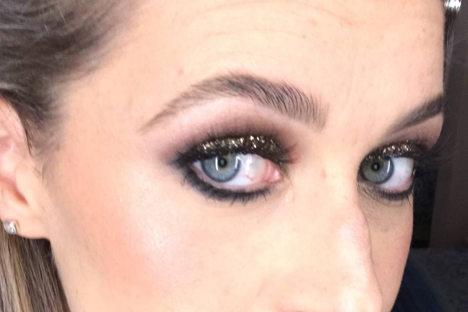 Glitter smokey eye