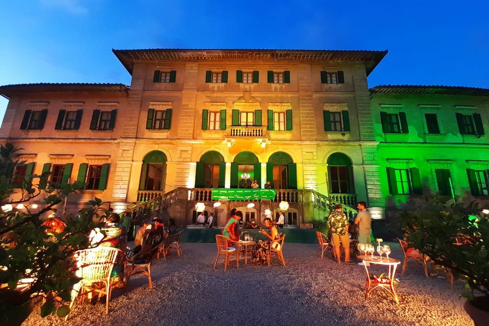 Villa con luci