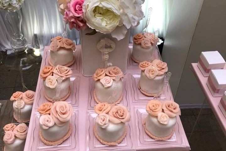 Mini cake royal