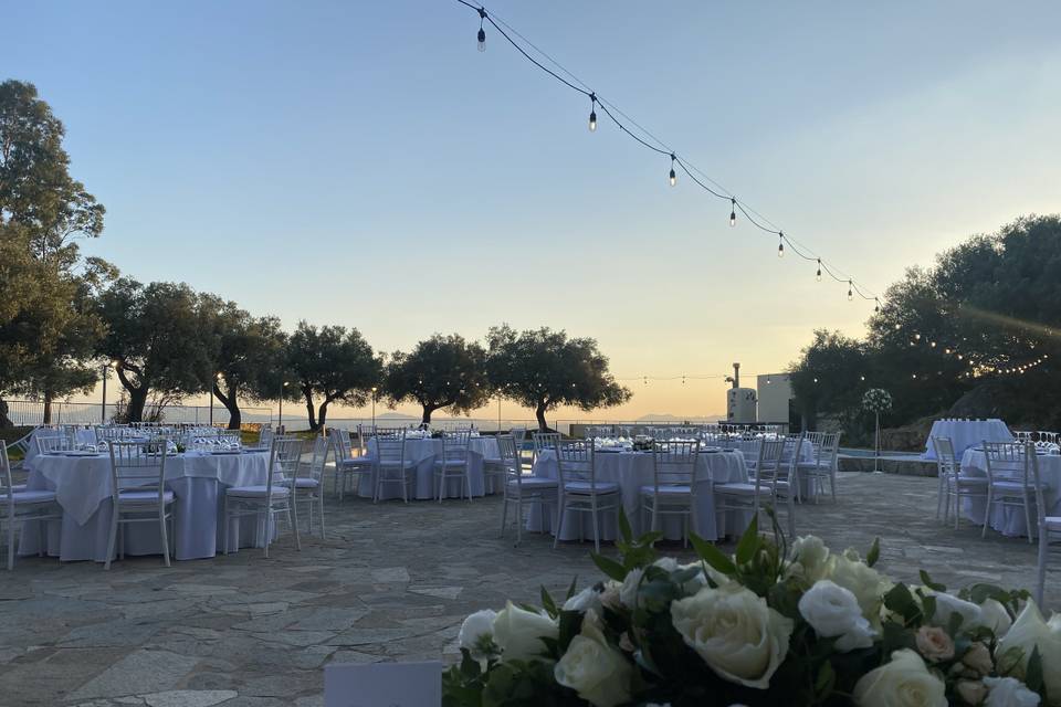 Cena a bordo piscina