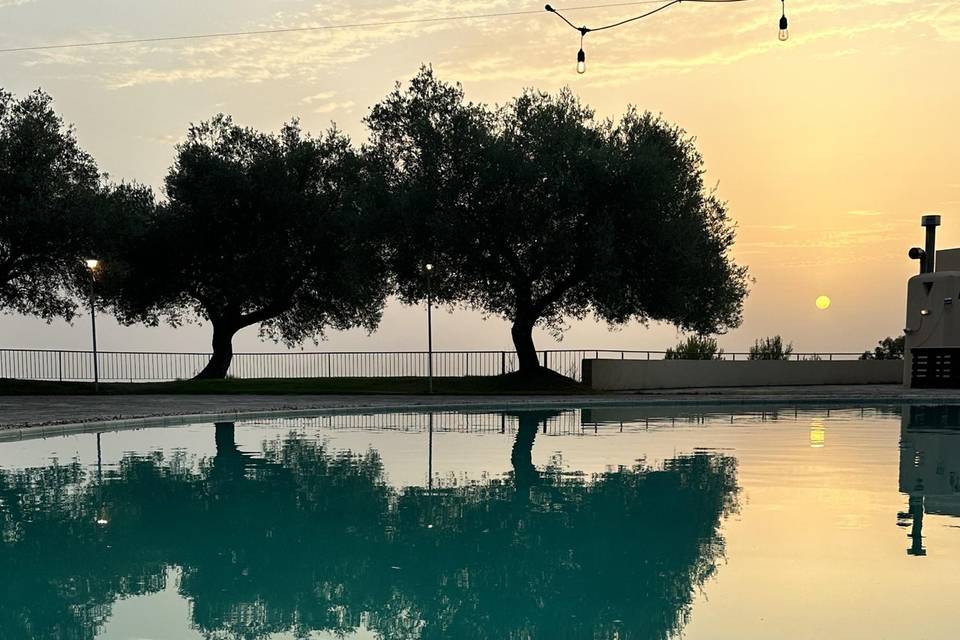 La piscina al tramonto