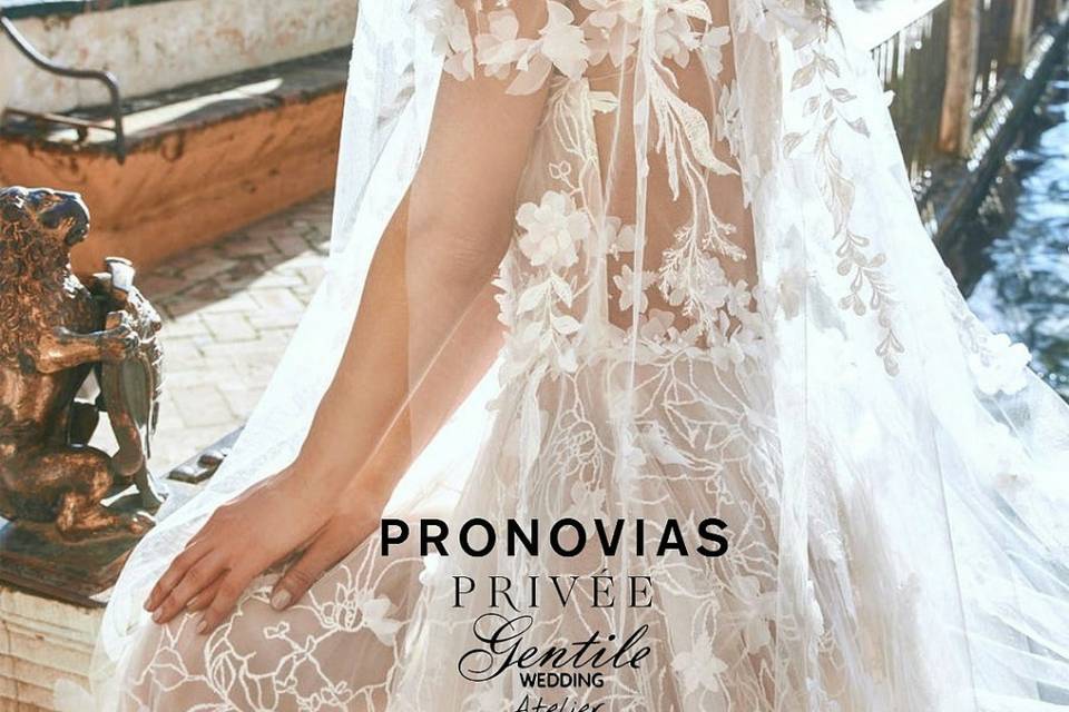 Pronovias Privèe 2022