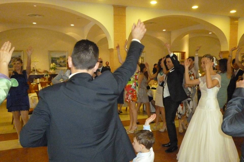 Matrimonio Travolgente - La Festa Spontanea