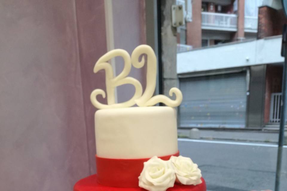 Red and withe wedding cake