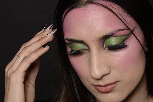 Graphic eyes, delicate touch